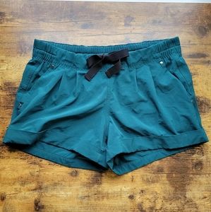 Lululemon Light Weight Shorts Green Yoga Running Folded Hem Size 6